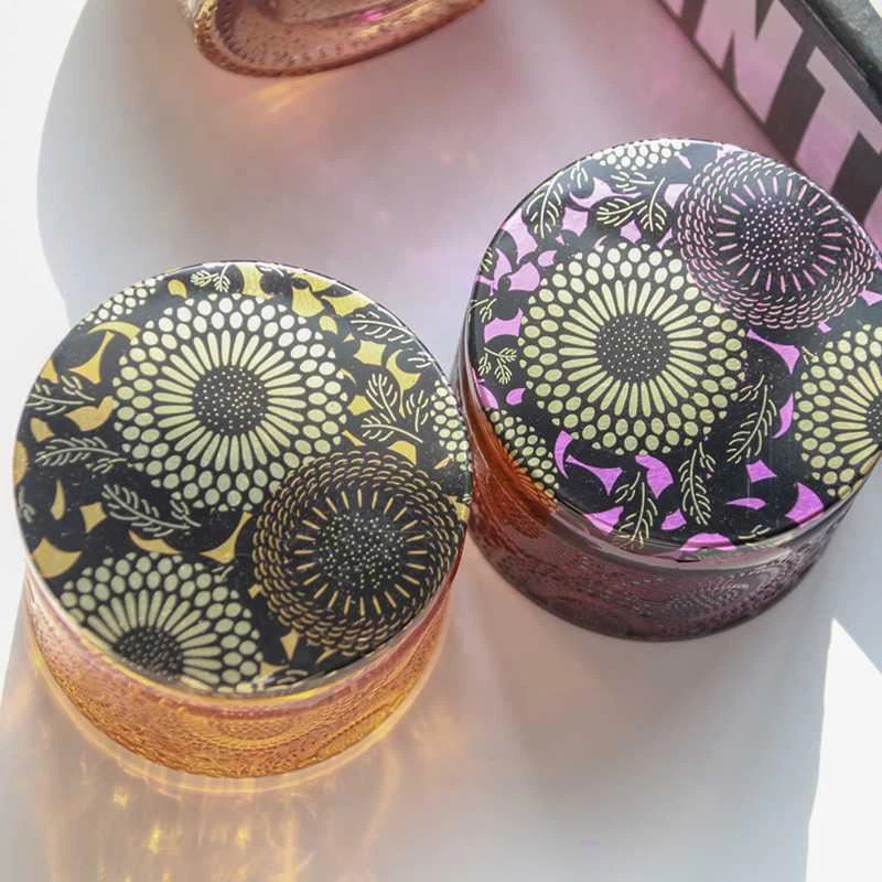 شمع معطر في برطمان زجاج منقوش بغطاء لديكور البيت وإضافة اجواء هادئة ورومانسية - الصورة 6