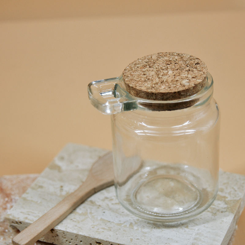 برطمان زجاج 50 ملي لحفظ وتخزين التوابل والزعفران والمستكة بغطاء شكل خشبي ومعلقة لسهولة الأستخدام - الصورة 5