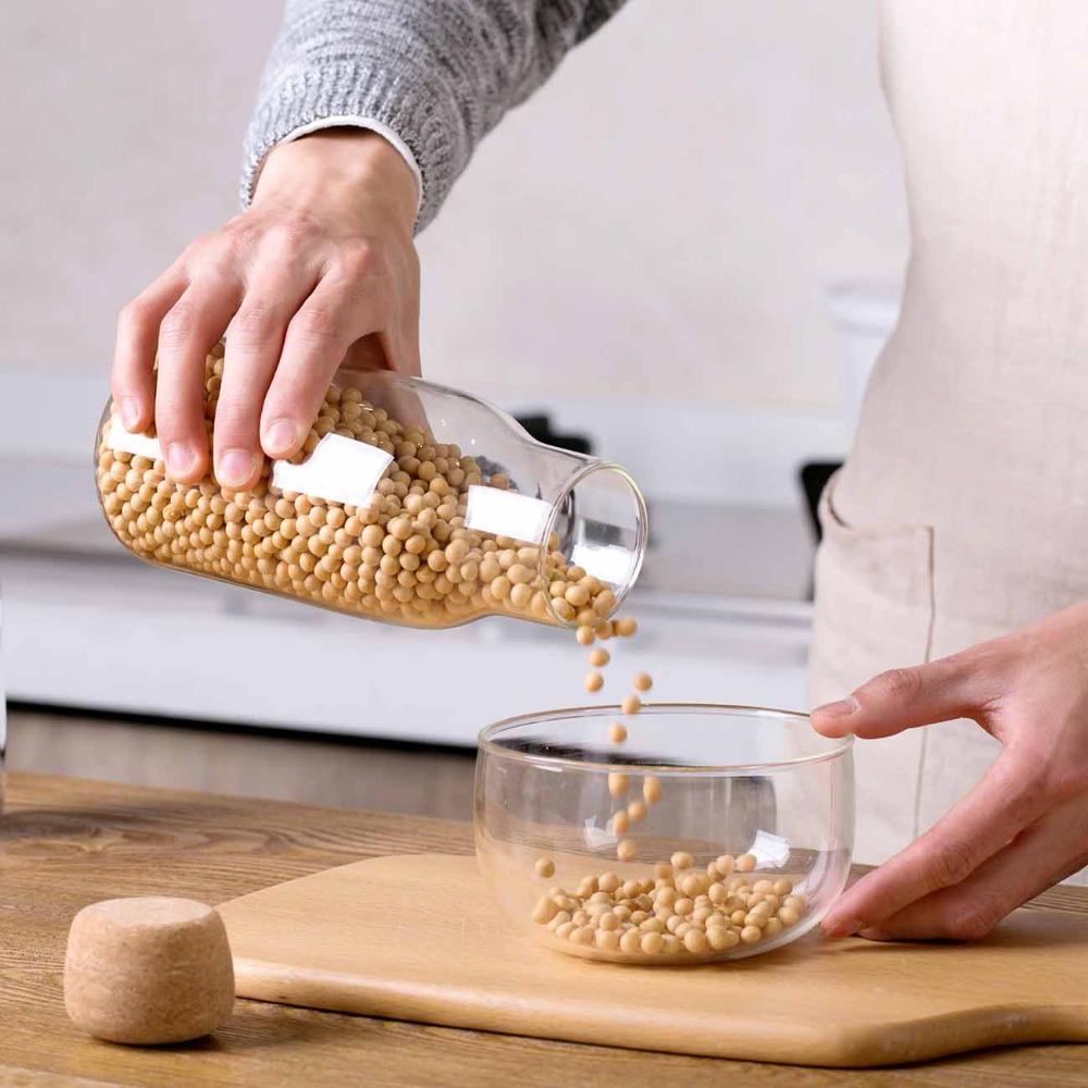 طقم زجاجات 3 قطع لحفظ وتنظيم الالبان والبقوليات والمكسرات زجاج شفاف بغطاء شكل خشبي محكم الغلق - الصورة 6