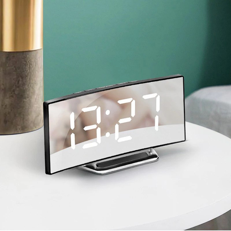 منبه وساعة بشاشة ليد رقمية ديجيتال سهلة القرأه لغرف النوم والأطفال - الصورة 7