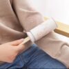 رول لاصق لإزالة الوبر وشعر الحيوانات من الملابس والمفروشات والسجاد بغطاء ومقبض يد مريح