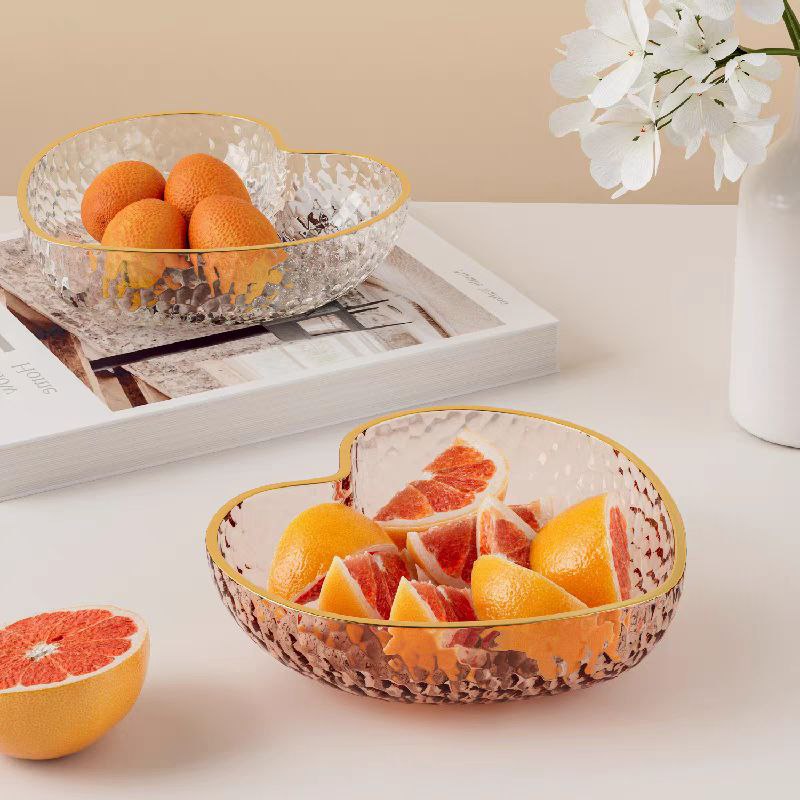 طبق علي شكل قلب لحمل وتقديم الفواكه والمكسرات والشوكولاتة والسلطات بشكل شيك من الاكليريك بحواف جولد - الصورة 5