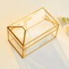 علبة مناديل شيك بحواف جولد لغرف النوم والليفنج والمكتب من الزجاج والمعدن