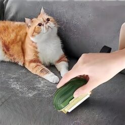 Alternative view of لمامة وبر ميني 2 في 1 لإزالة الوبر والشعر بسهولة من الملابس والمفروشات مع ميدالية للتعليق