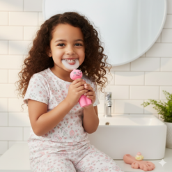 Alternative view of U فرشة أسنان كهربائية للأطفال  بتصميم كرتوني على شكل حرف