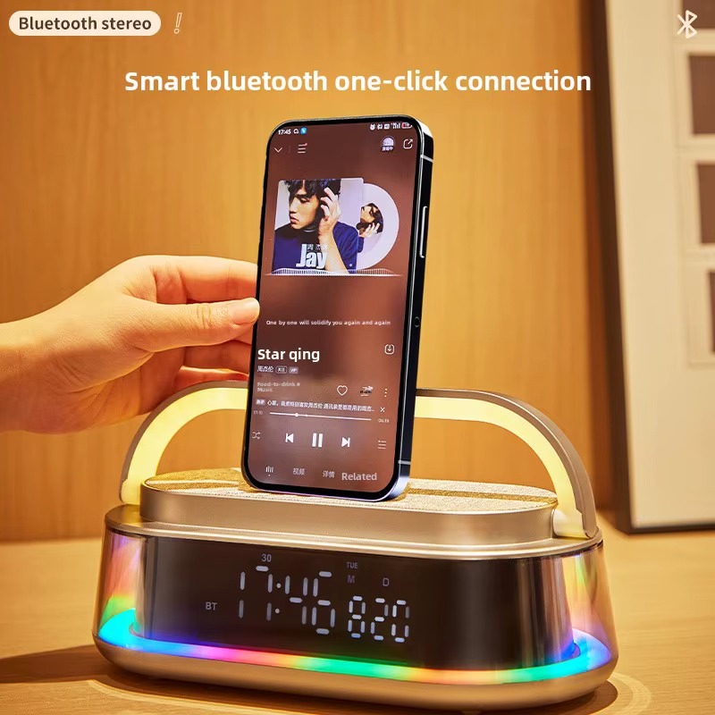 شاحن لاسلكي 6 * 1 مع سبيكر بلوتوث وساعة ومنبه وراديو بإضاءة ليد - الصورة 7